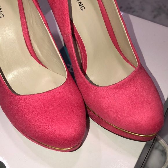 Pumps - Picture 4 of 8